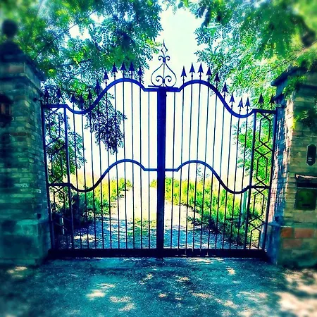 ベッド・アンド・ブレックファスト Galluzzo Ancient Country カザレッキオ・ディ・レーノ