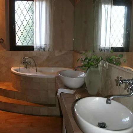 Galluzzo Ancient Country Bed and Breakfast Καζαλέκιο ντι Ρένο